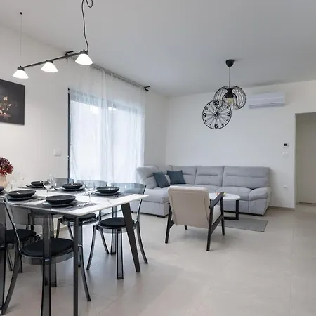 Casa Bellanika
