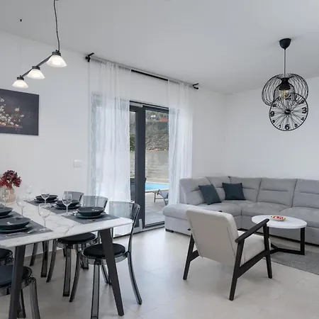 Casa Bellanika